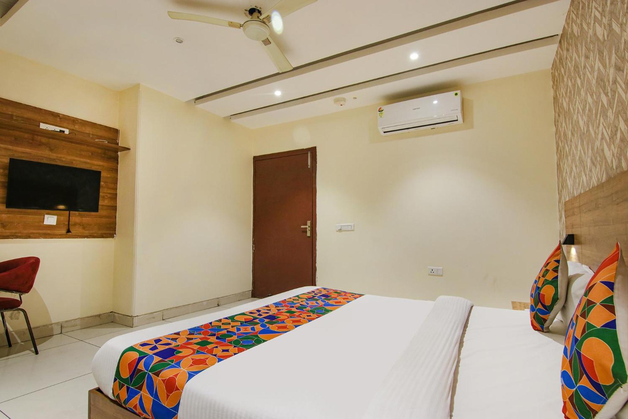 Fabhotel Golden Glory Új-Delhi Kültér fotó