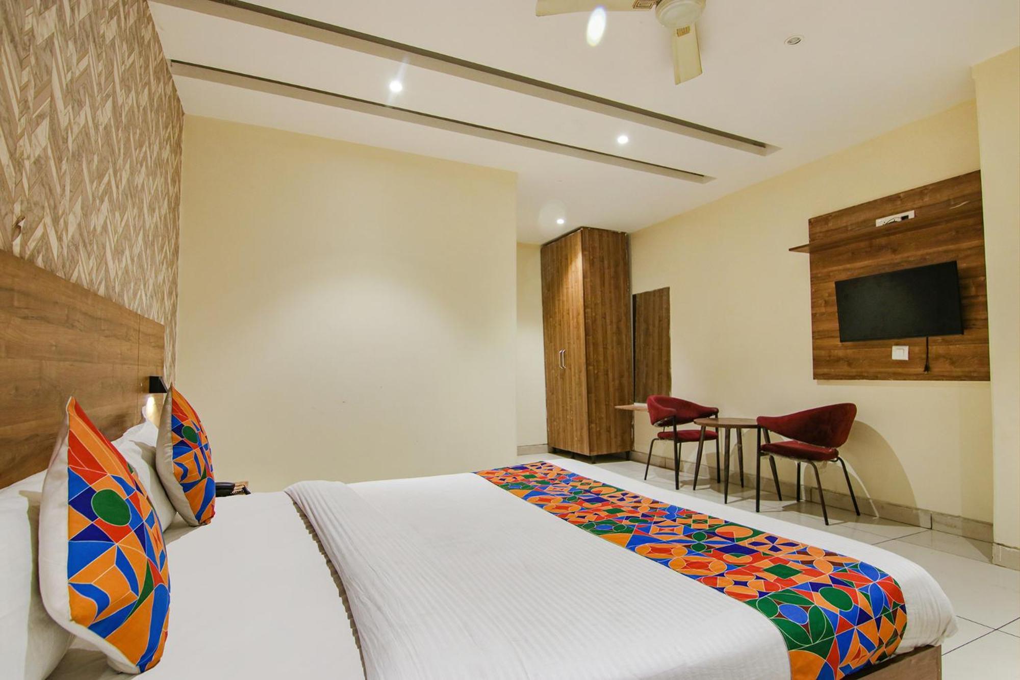 Fabhotel Golden Glory Új-Delhi Kültér fotó