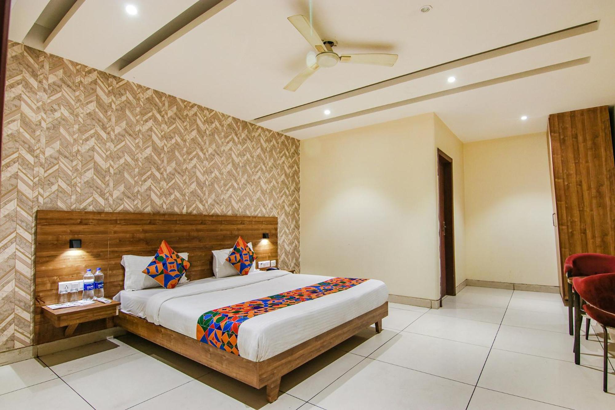 Fabhotel Golden Glory Új-Delhi Kültér fotó