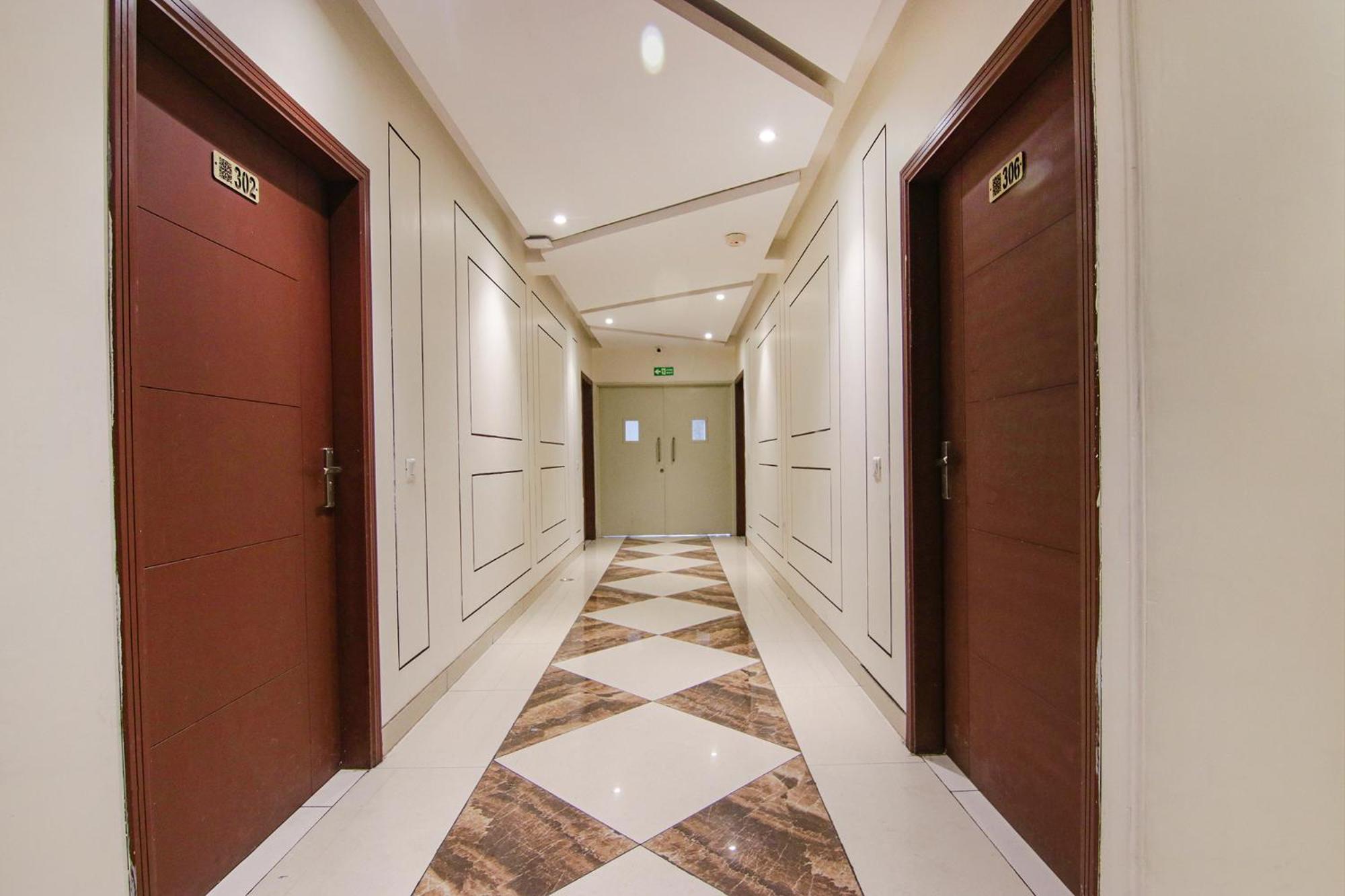 Fabhotel Golden Glory Új-Delhi Kültér fotó